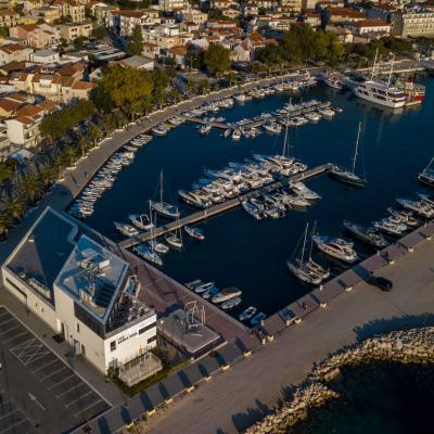 Zgrada Luke Baška Voda