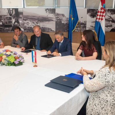 Potpisivanje Ugovora o darovanju nekretnina