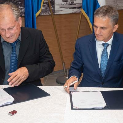 Potpisivanje Ugovora o darovanju nekretnina