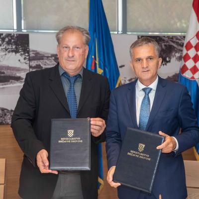 Potpisivanje Ugovora o darovanju nekretnina